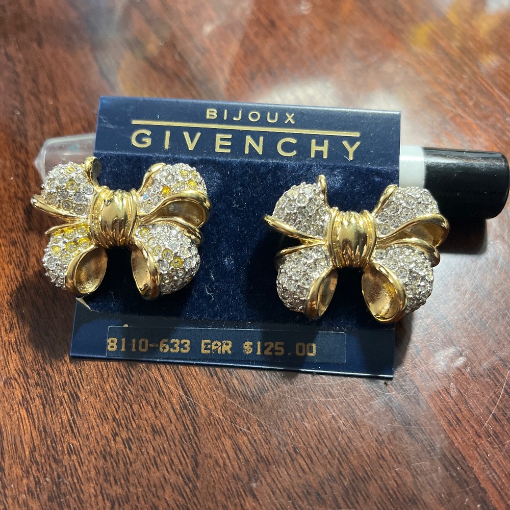 Original GIVENCHY clip earrings NEW